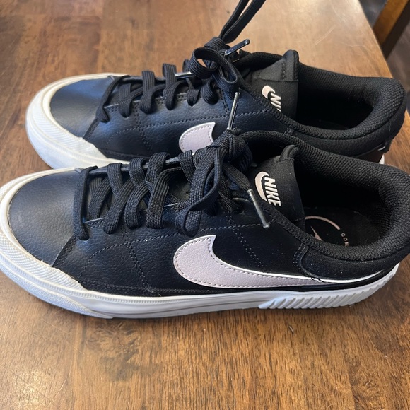 Nike Court Vision Low Platform Sneakers Black White Women’s 8.5 Leather - Picture 3 of 8